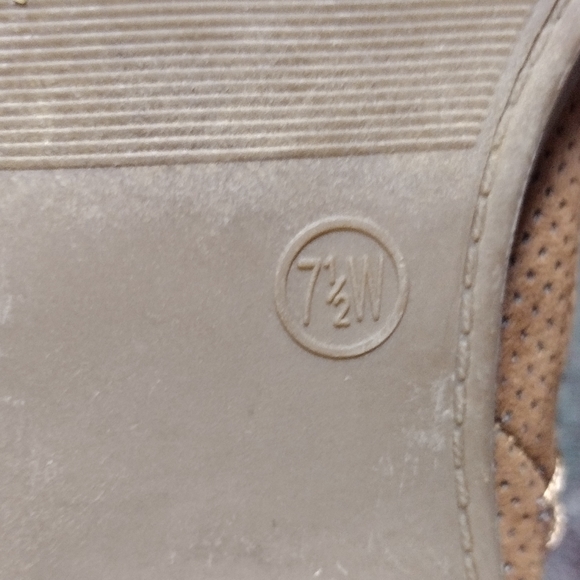 Never worn universal thread co. Taupe/brown slip on booties - Picture 2 of 16